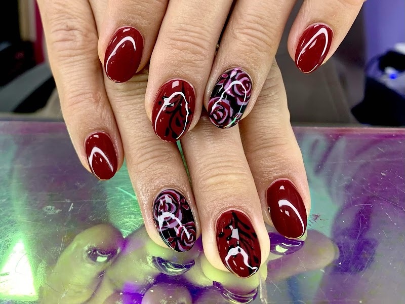 Dipped Dripped & Dyed, nail salon in Lorain, OH, photo 5 of 9